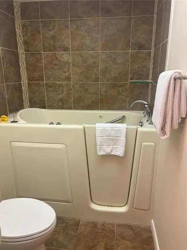 Listing Photo 9