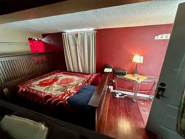 Listing Photo 9