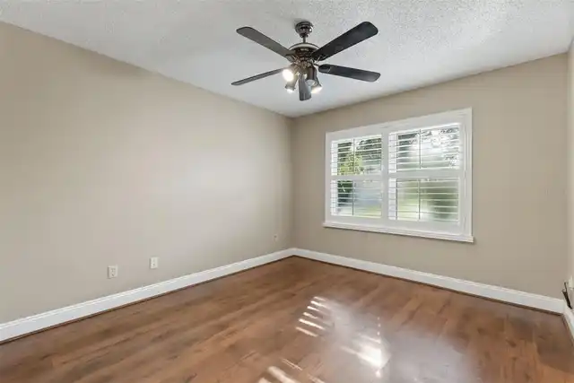 Listing Photo 34