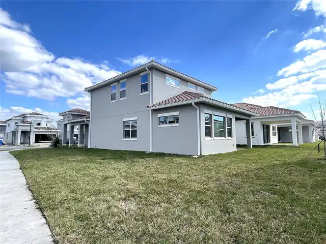 Listing Photo 9