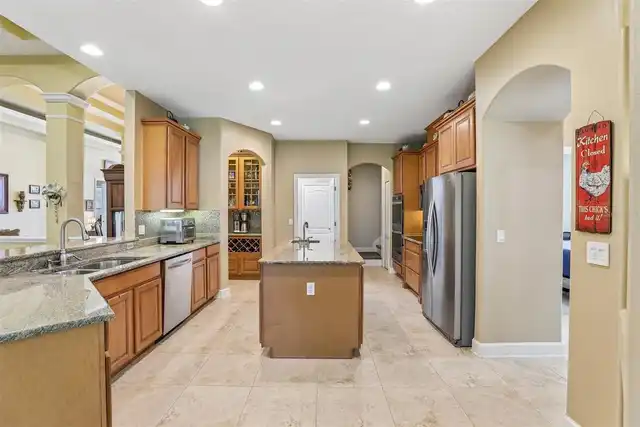 Listing Photo 9