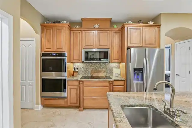 Listing Photo 11
