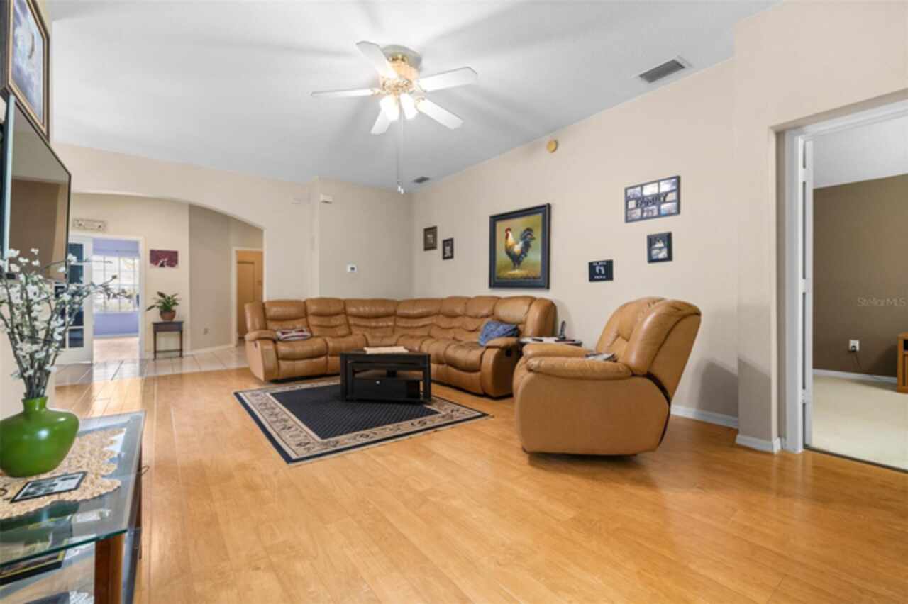 Listing Photo 8