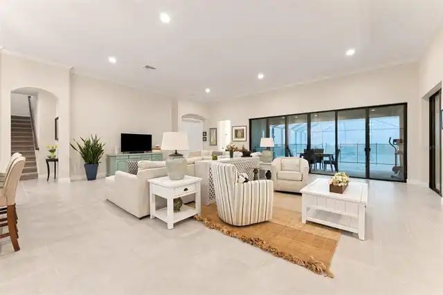 Listing Photo 8