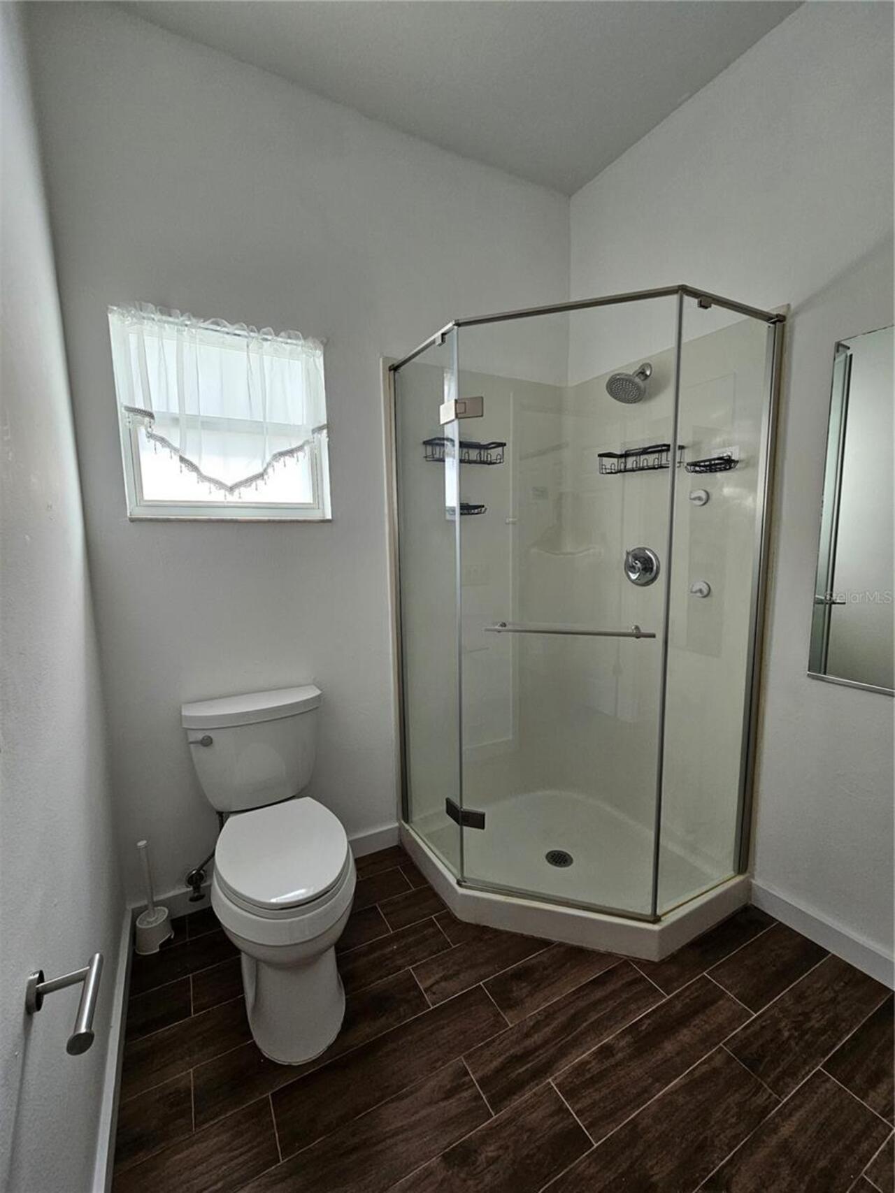 Listing Photo 14