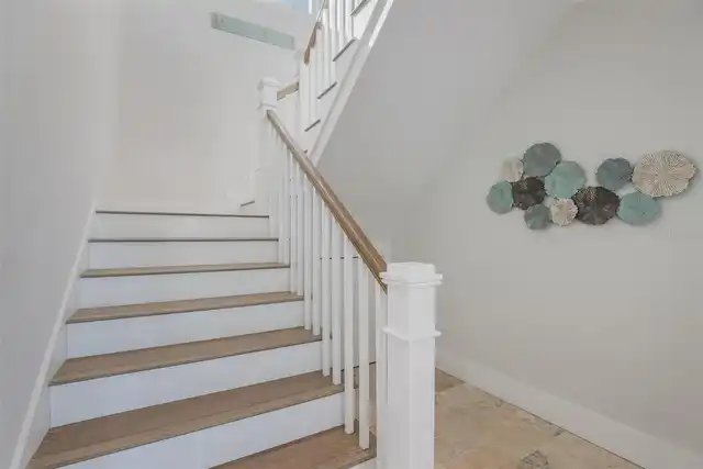 Listing Photo 17