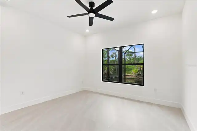 Listing Photo 34