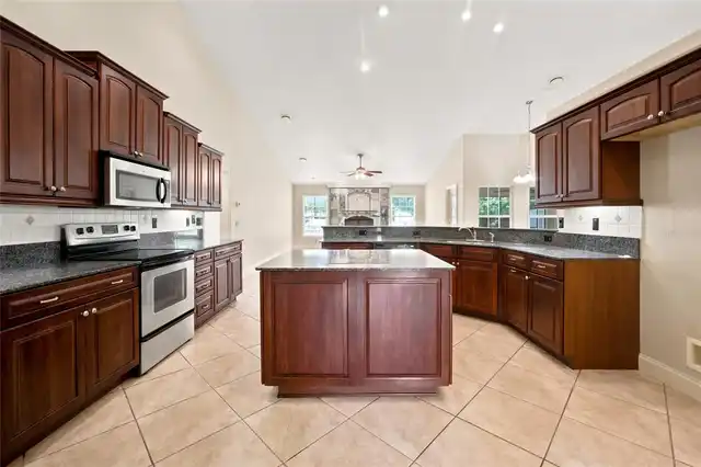 Listing Photo 17