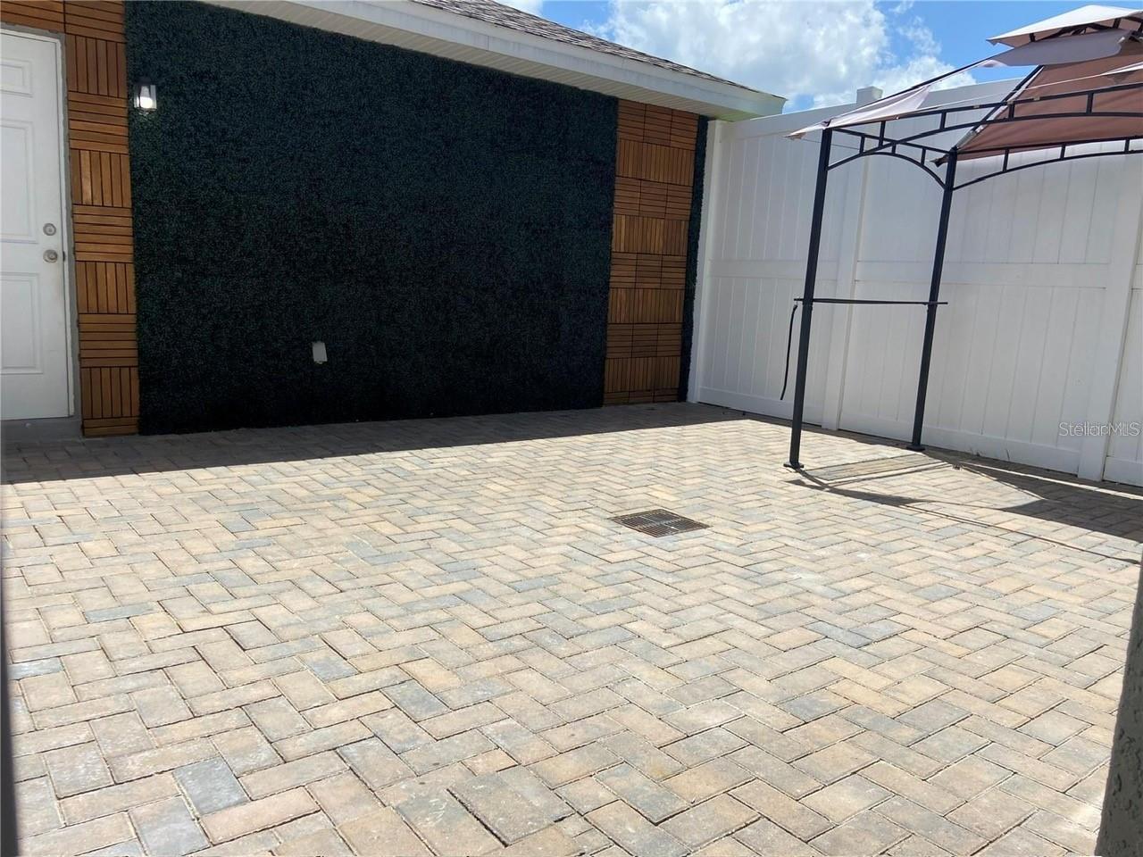 Listing Photo 17