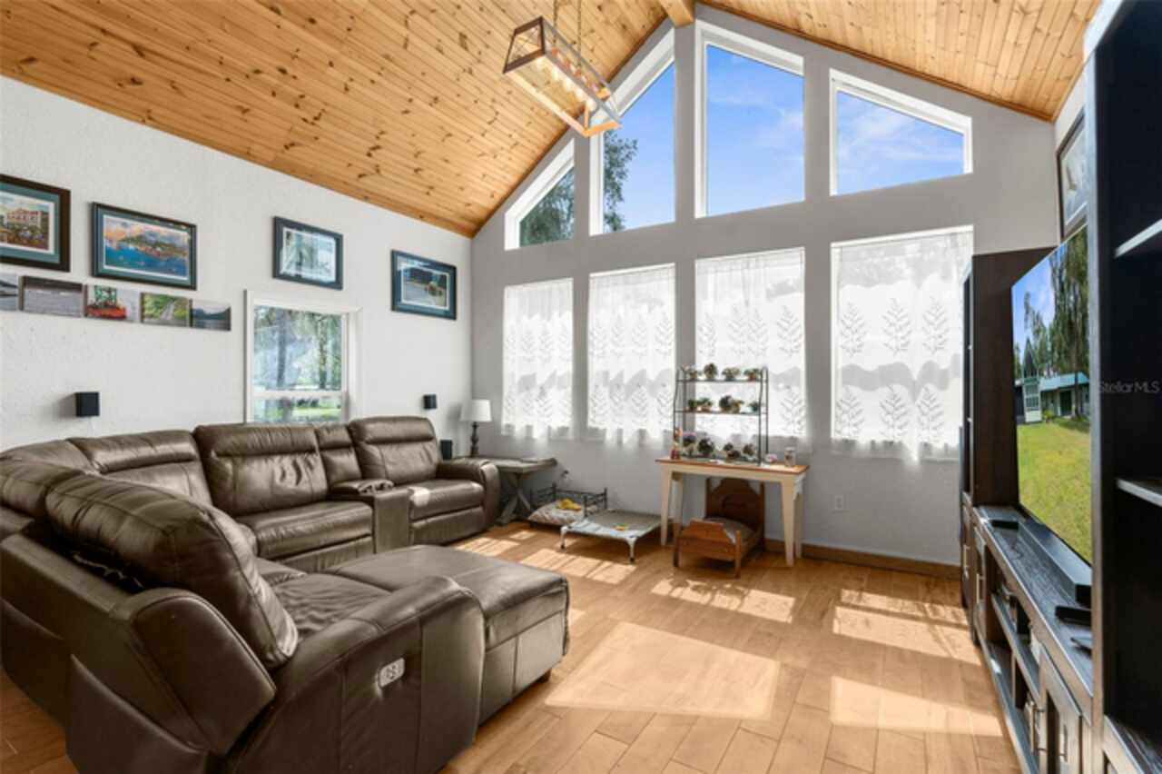 Listing Photo 11