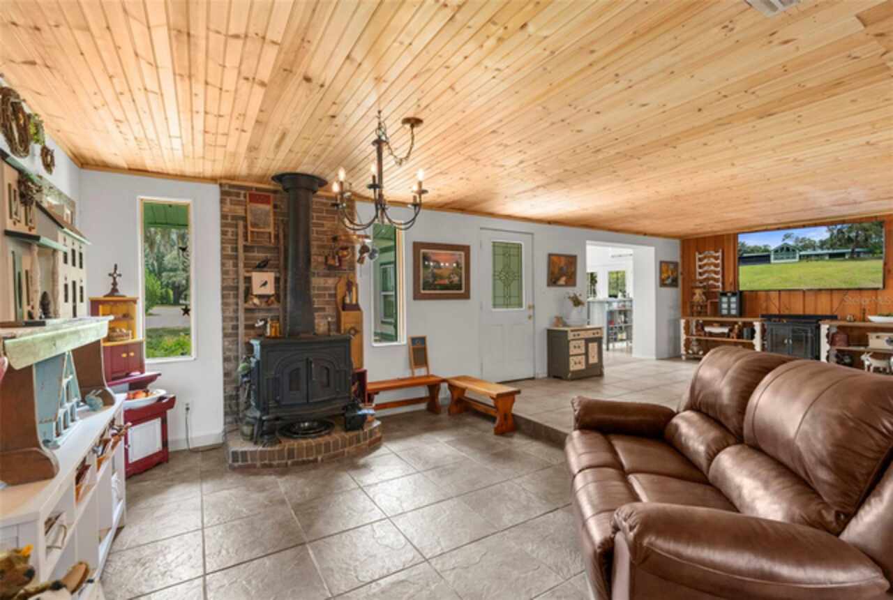 Listing Photo 18