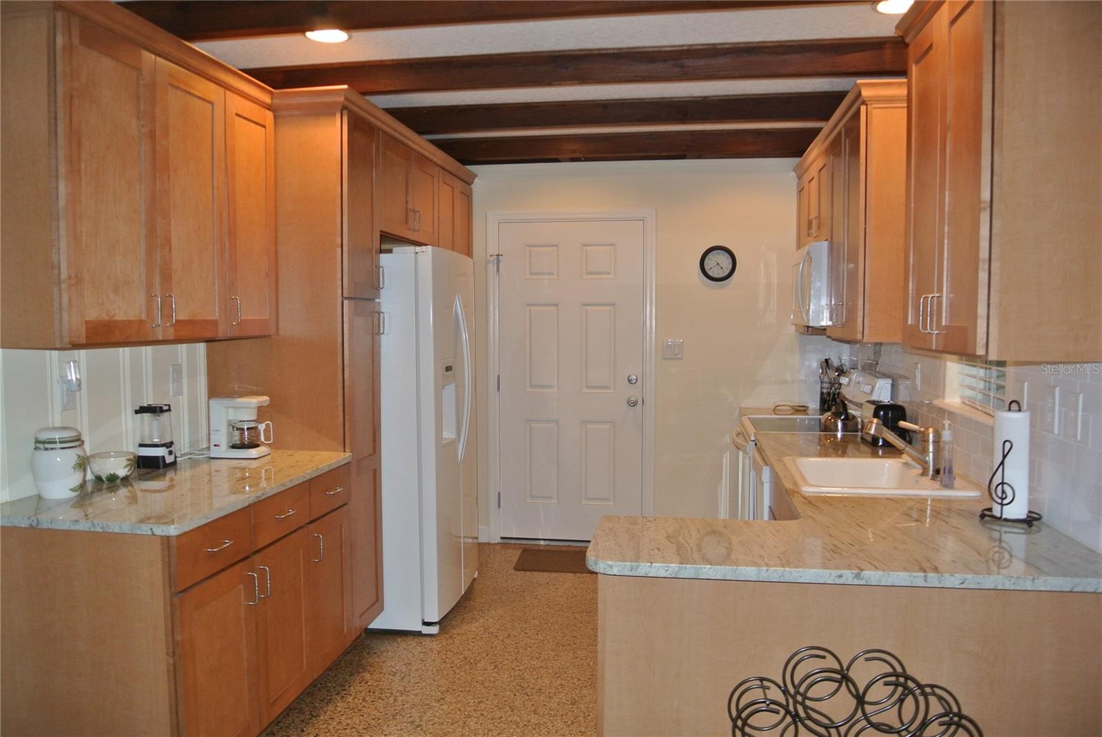 Listing Photo 8