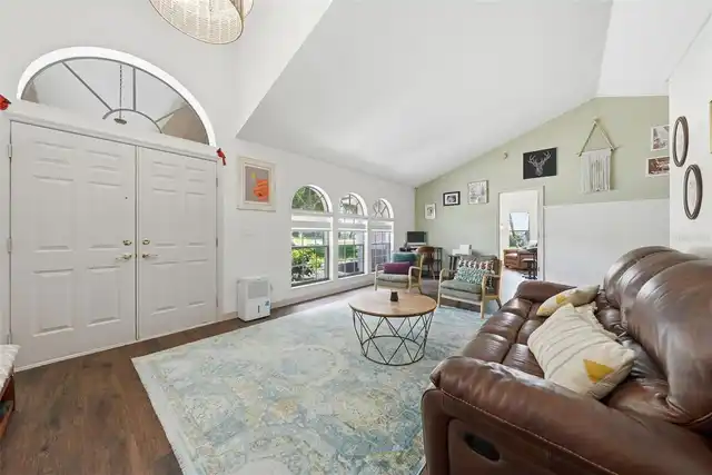 Listing Photo 9