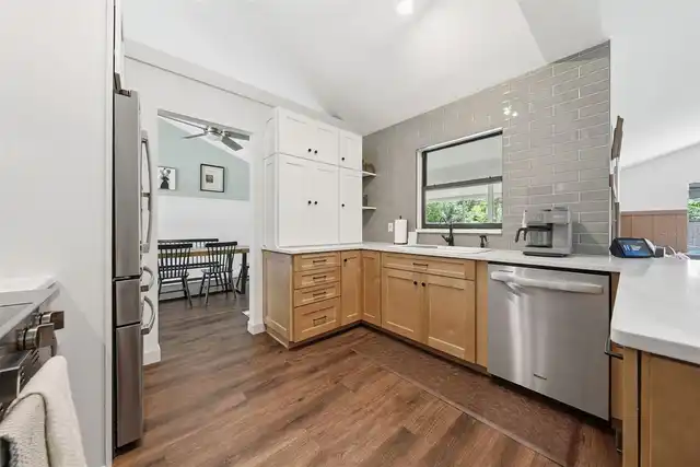 Listing Photo 18