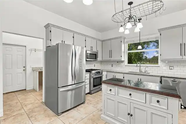 Listing Photo 15