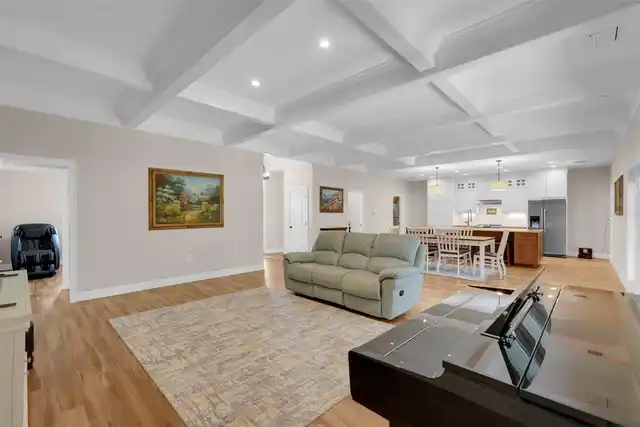 Listing Photo 18