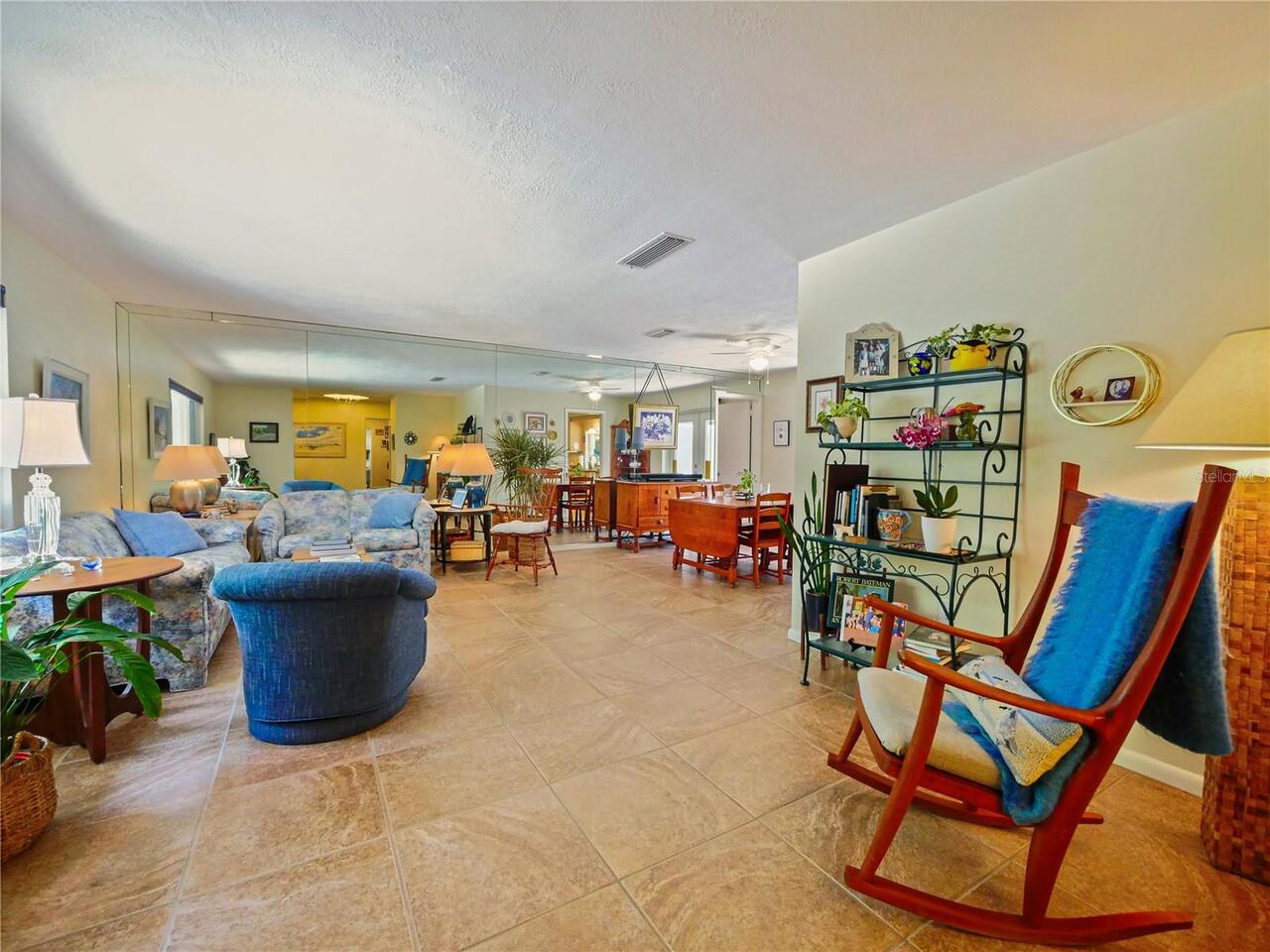 Listing Photo 9