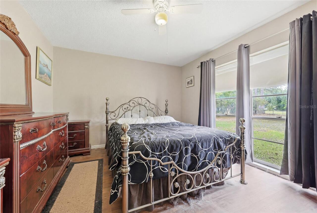 Listing Photo 14