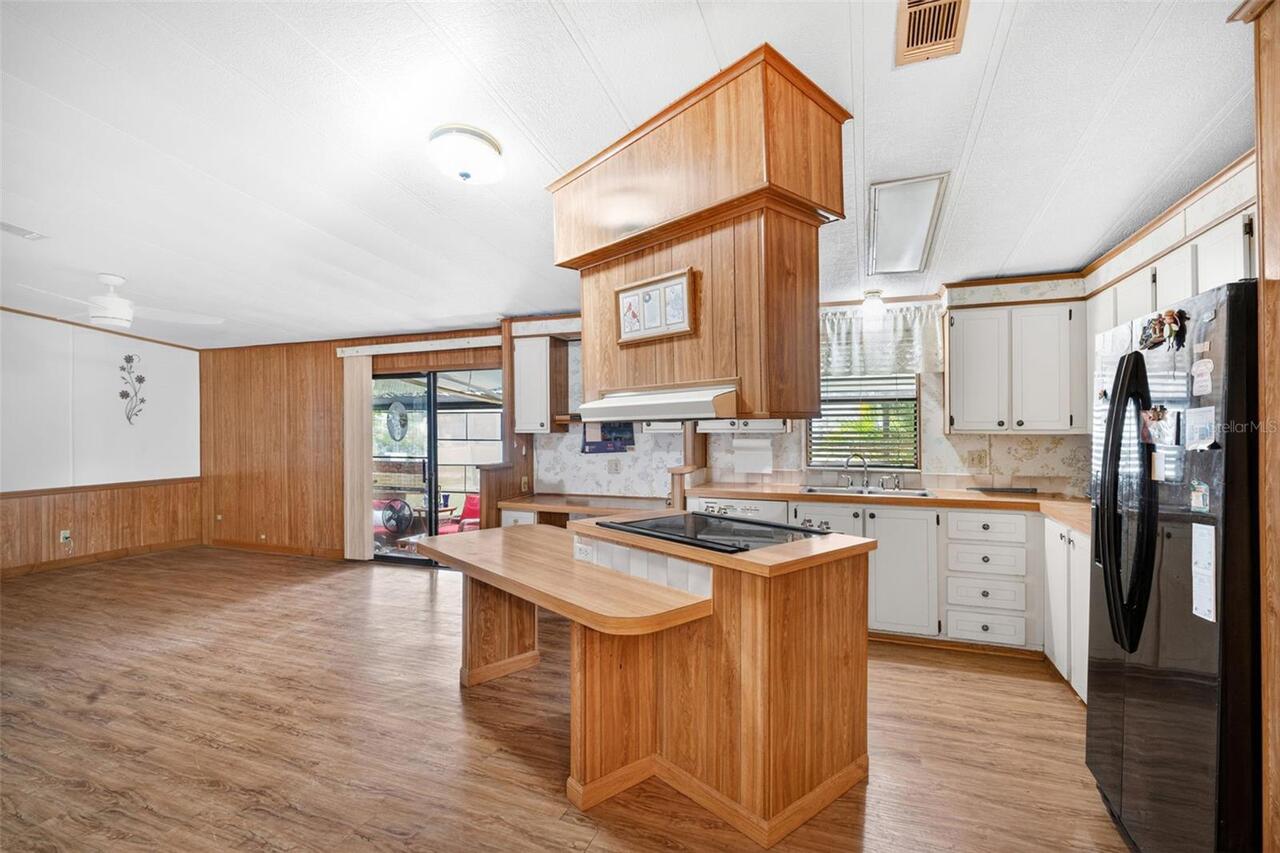 Listing Photo 8