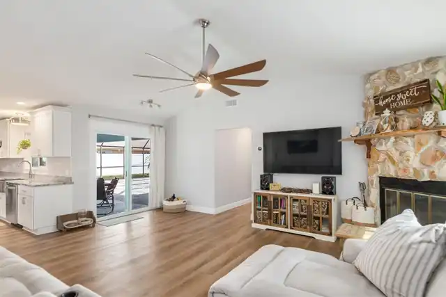 Listing Photo 15
