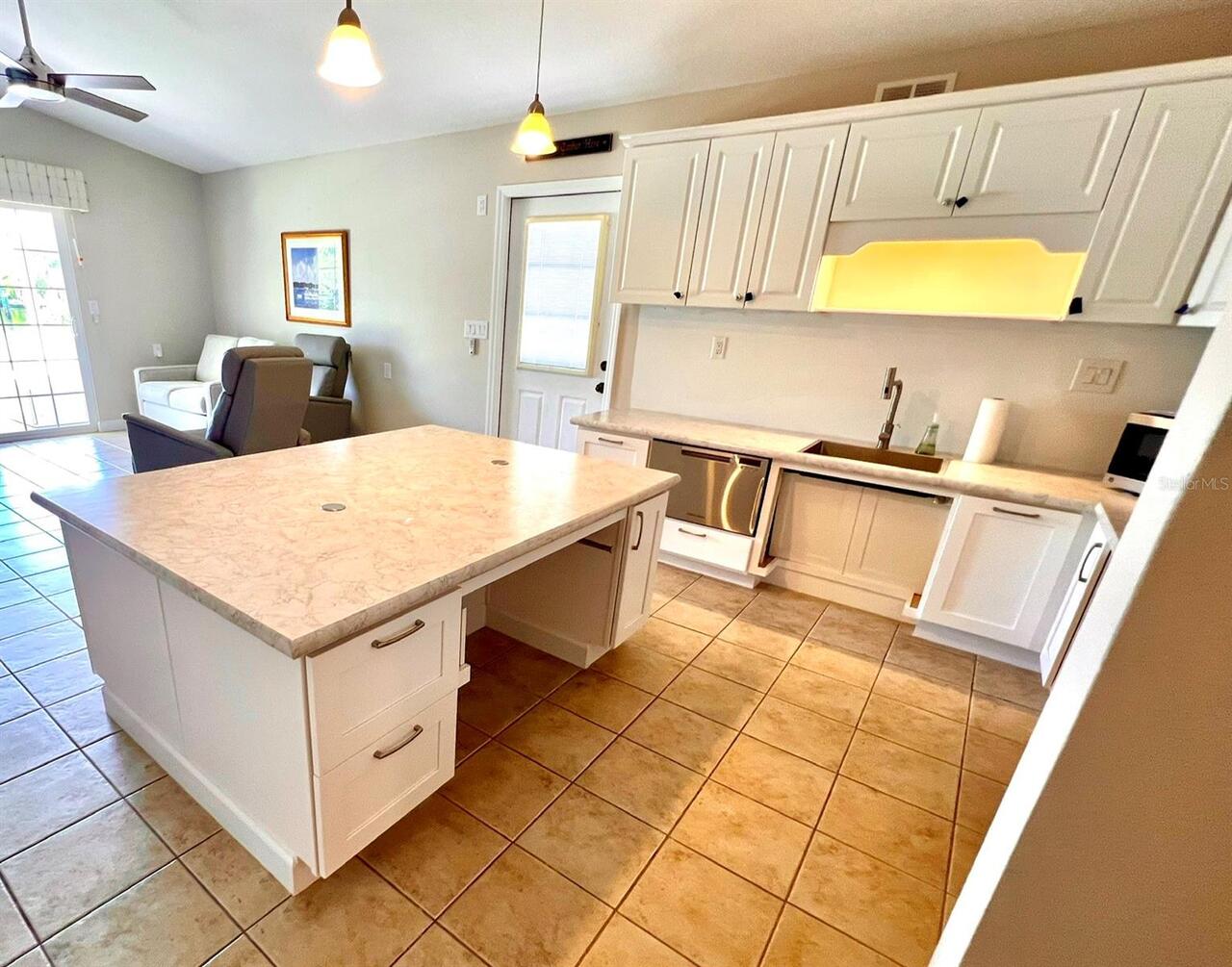 Listing Photo 8