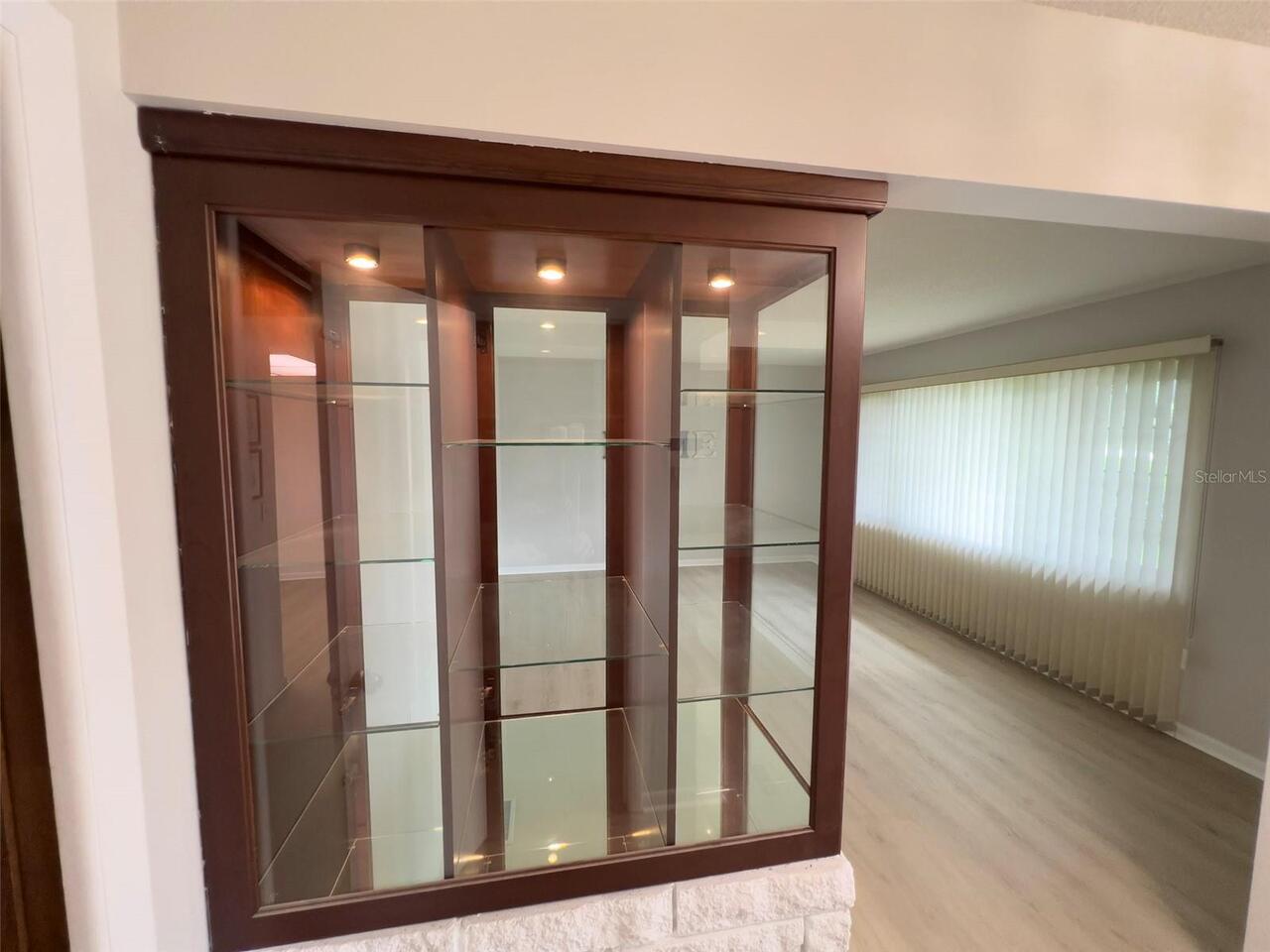 Listing Photo 12