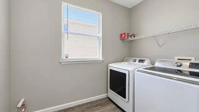 Listing Photo 12