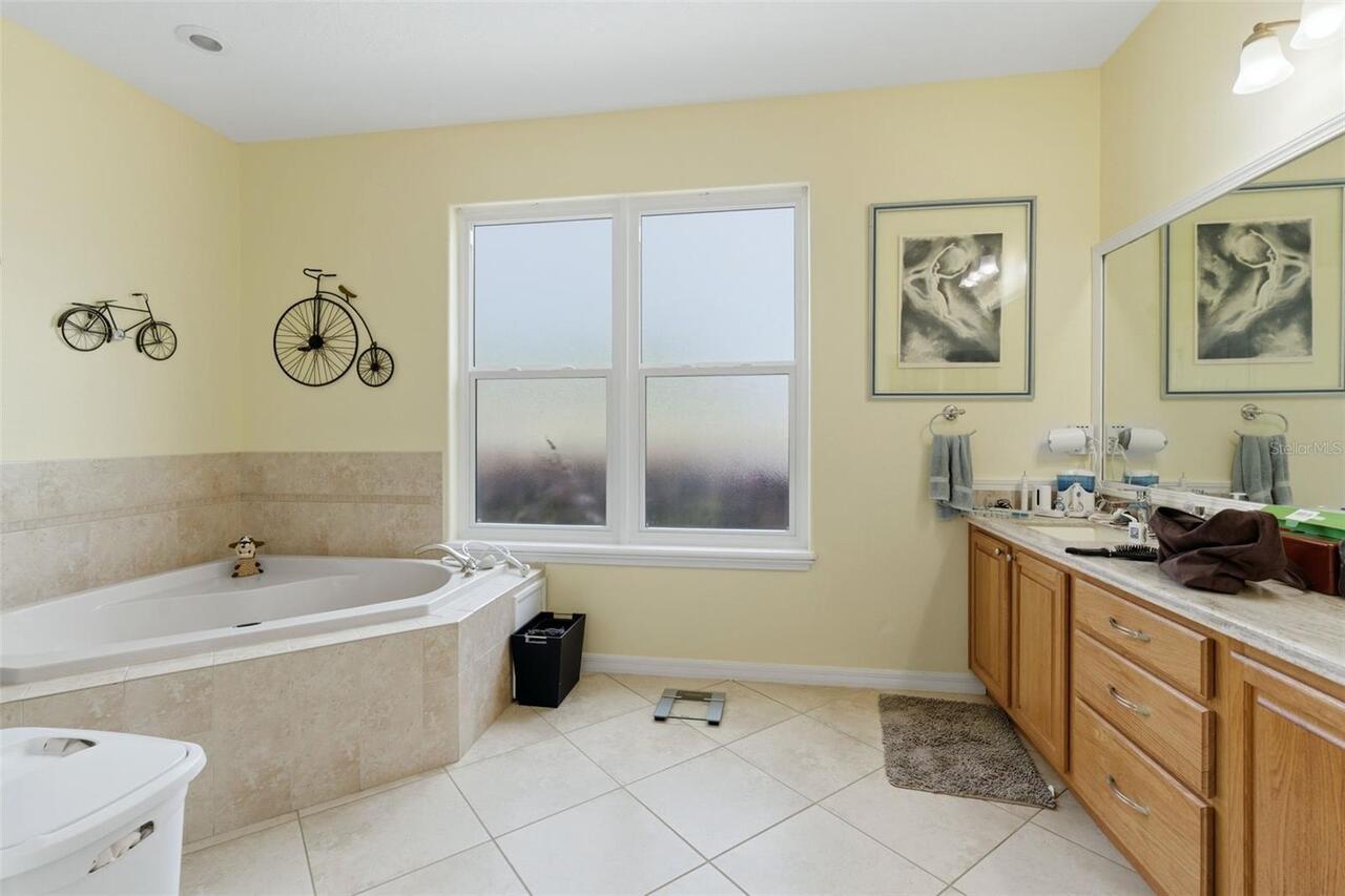 Listing Photo 14