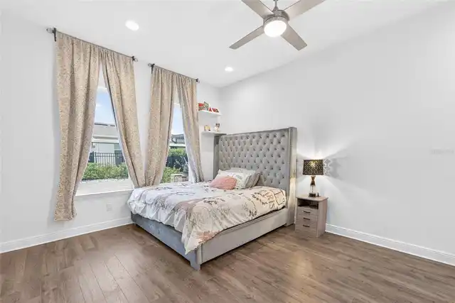 Listing Photo 8