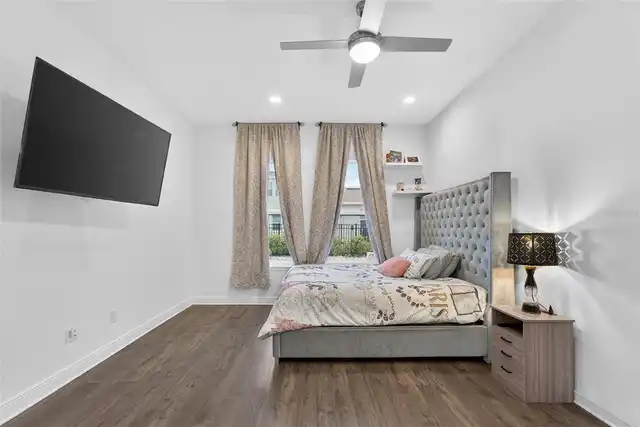 Listing Photo 9