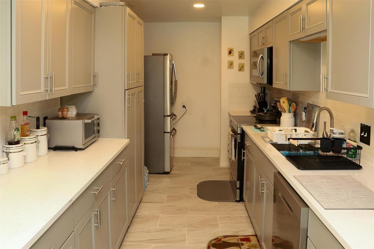 Listing Photo 12