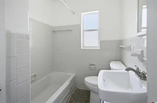 Listing Photo 14
