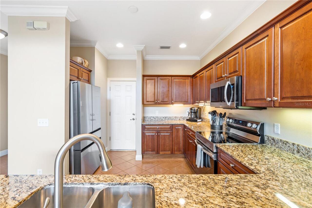 Listing Photo 9