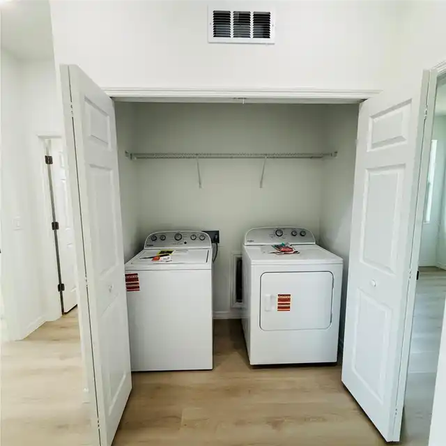 Listing Photo 11