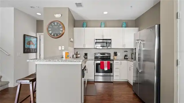Listing Photo 9