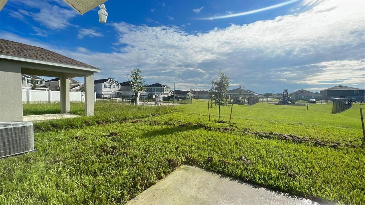 Listing Photo 11