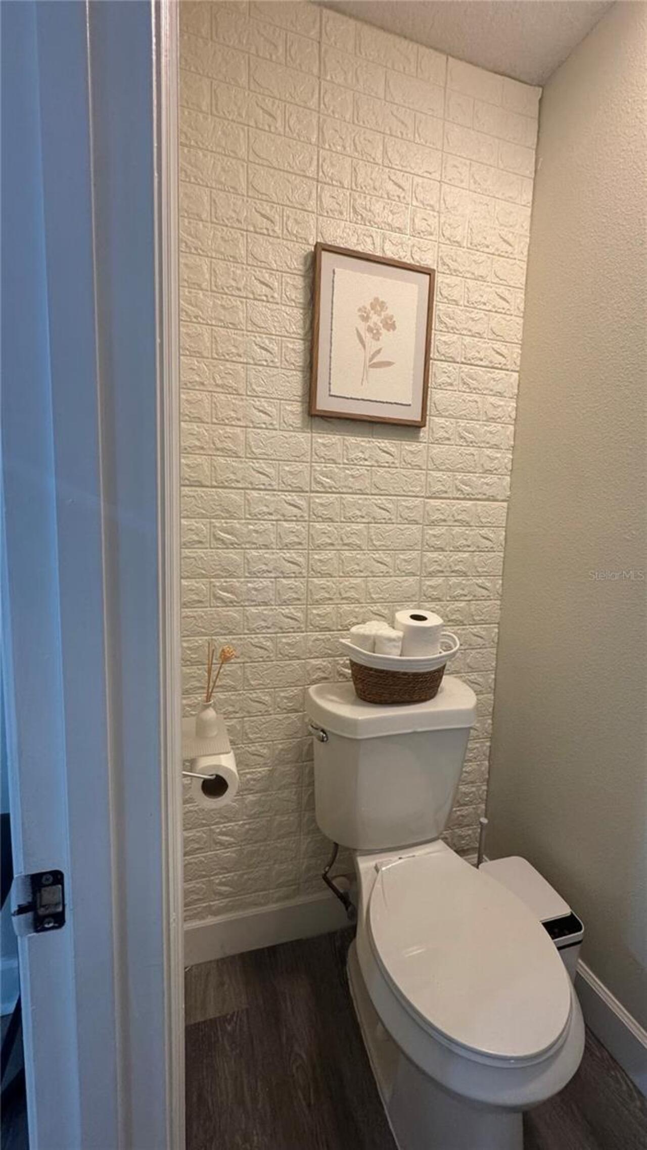 Listing Photo 10