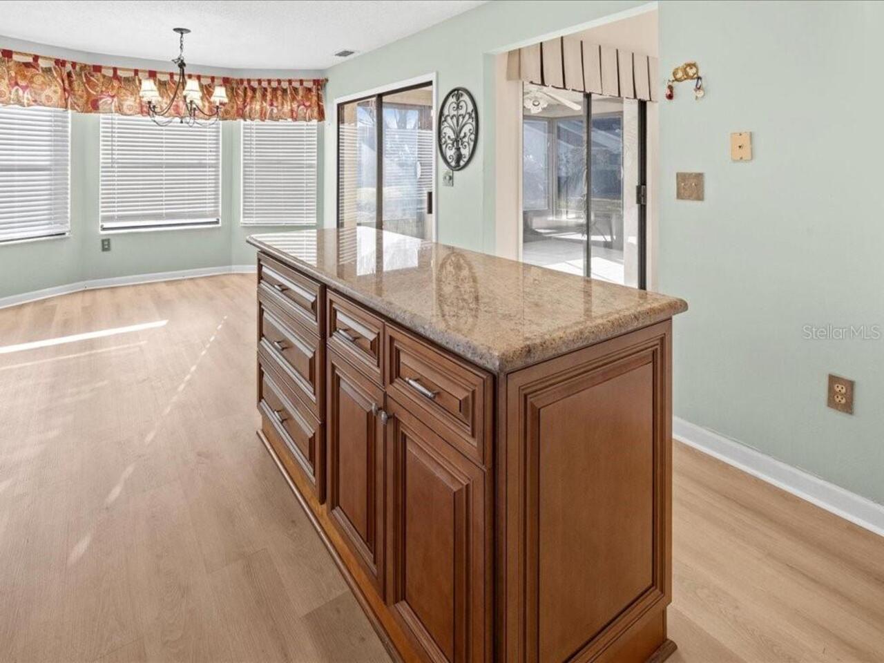 Listing Photo 10