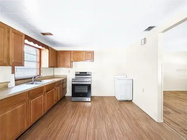 Listing Photo 7