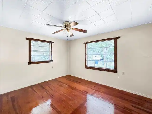 Listing Photo 8