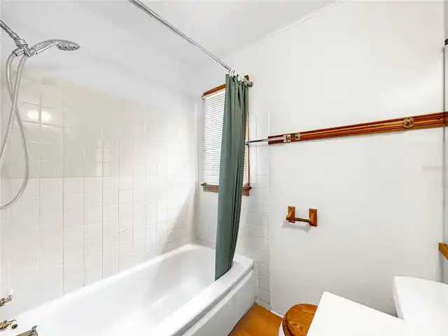 Listing Photo 12