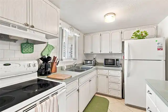Listing Photo 16