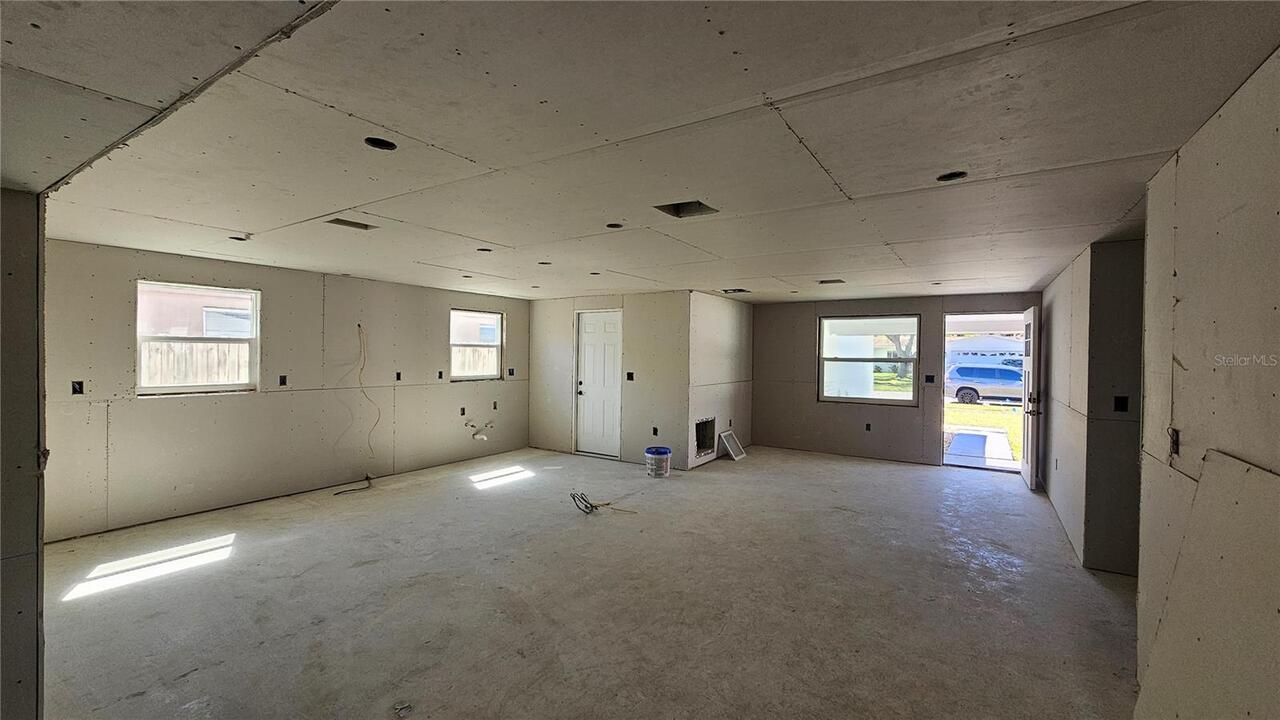 Listing Photo 11