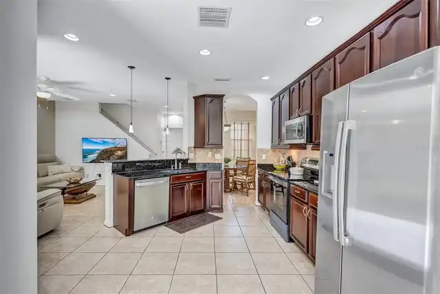 Listing Photo 12