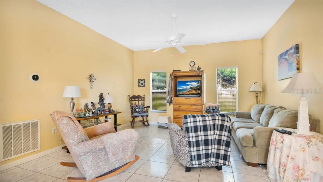 Listing Photo 12