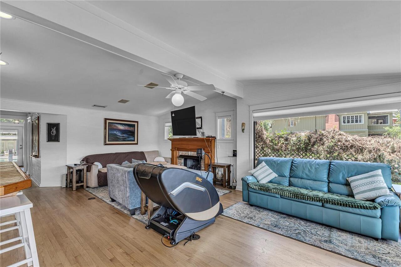 Listing Photo 17