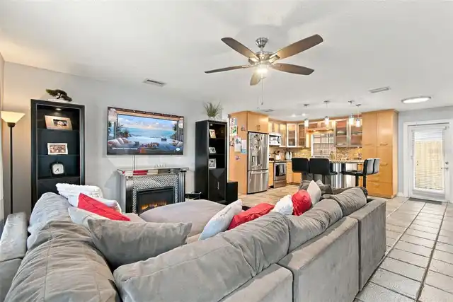 Listing Photo 10