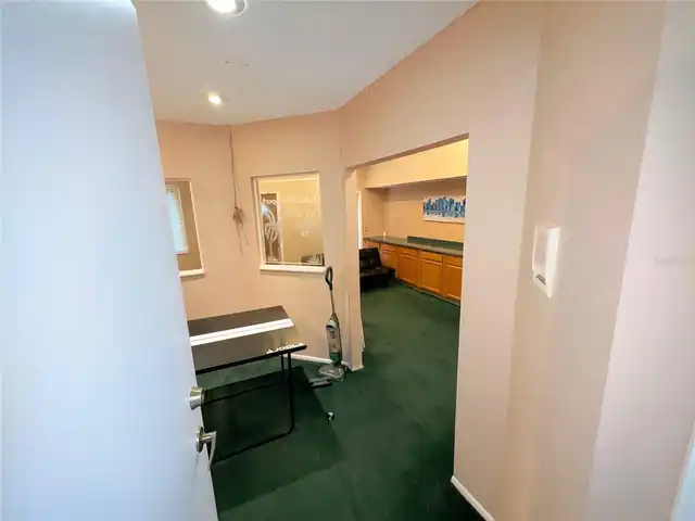 Listing Photo 8