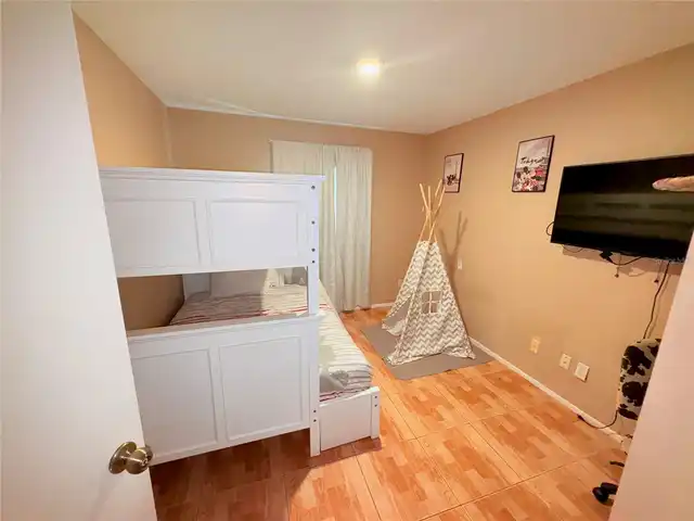 Listing Photo 28