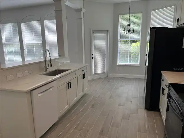 Listing Photo 7